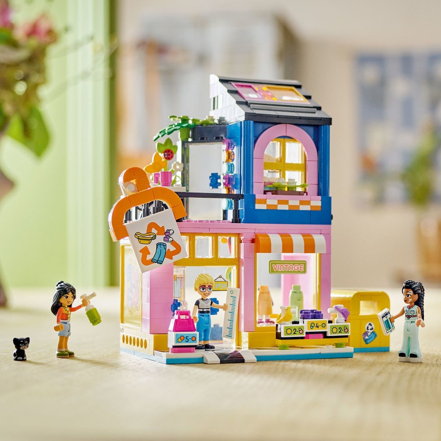 LEGO® Friends Vintage Fashion Store